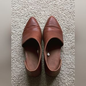 Target (Universal Thread) Women's Brown Side Cut-Out Loafer, Size 8.5